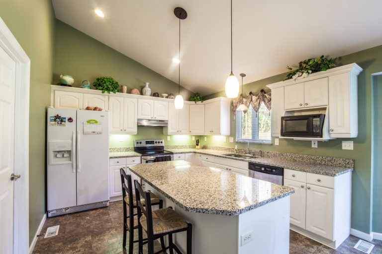 Get Inspired: How New Kitchen Cabinets Refreshed These Orlando Homes - Real Moms Real Views