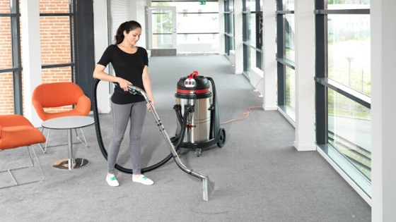 8 Advantages Of Using Professional Carpet Cleaning Services